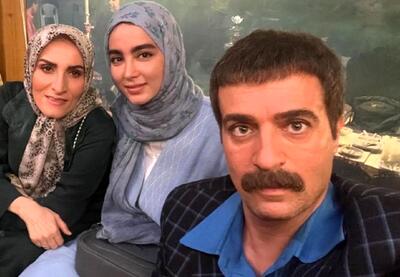 عکس پشت صحنه اتاق گریم ارسطو با خانم گریمور ها
