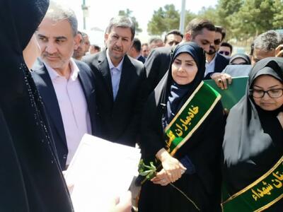 وزیر راه و شهرسازی به عنوان خادم یار افتخاری شهدا انتخاب شد