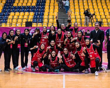 عملکرد قابل قبول لژیونر متولد آمریکا در بسکتبال غرب آسیا - پارس فوتبال