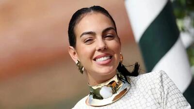 استایل باحجاب جورجینا در مسجد وایرال شد + عکس