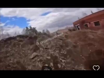 فیلم لحظه افتادن موتورسوار در چاه