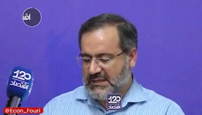 استاد اقتصاد: با اینکه دلار پایین آمده اما همه چیز با دلار 100 هزار تومانی محاسبه می‌ شود!