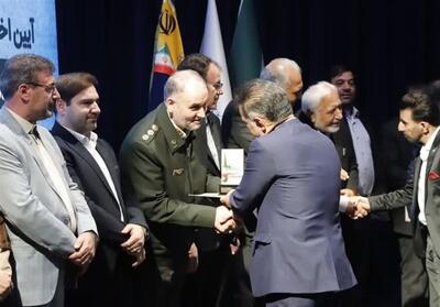 برگزیدگان جشنواره مرزداران تجلیل شدند - تسنیم
