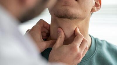 تیروئید می‌تواند باعث گرفتگی صدا شود