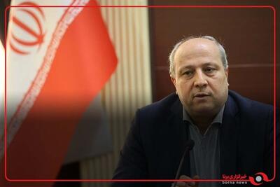ورود سید مناف هاشمی، معاون توسعه مدیریت و منابع وزارت ورزش به آیین کلنگ زنی کمپ تیم ملی هندبال