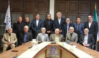 حضور پیشکسوتان و رئیس فدراسیون بوکس در صندوق حمایت از قهرمانان و پیشکسوتان ورزش