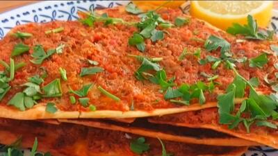 طرز تهیه لاهما جون ترکیه ای / لاهما جون یک پیتزا خوشمزه و لذیذ ترکی