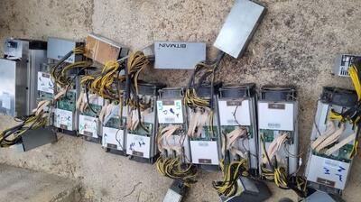 کشف و ضبط ۵۰ دستگاه ماینر غیرمجاز در لرستان