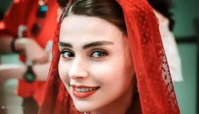 بیوگرافی لاله مرزبان ، آبان