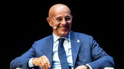 آریگو ساکی: آنچلوتی را یک قهرمان واقعی می دانم - پارس فوتبال