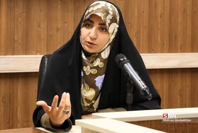 فضه حسینی: من مجری نبودم؛ فقط مهمان دل‌های خانواده‌های شهدا بودم/ راهی که رفتیم، فقط کار رسانه‌ای نبود؛ بخشی از زندگی‌مان شد»