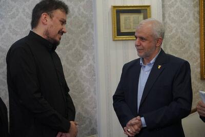 دیدار مسئولان بنیاد شهید با خانواده شهید امیر عبداللهیان