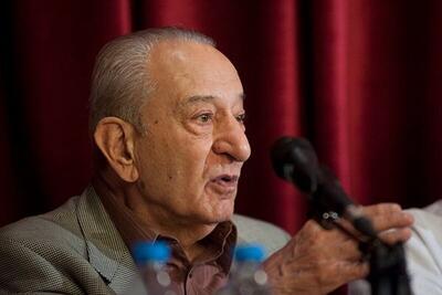 مراسم تشییع پیکر «اکبر اعتماد» در همدان برگزار شد