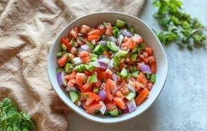 اگه عاشق سالاد شیرازی هستی این ترشی مخصوصه خودته