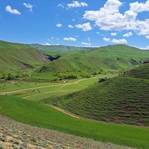 گردش یک روز بهاری در روستای گردشگری لاله گرمی