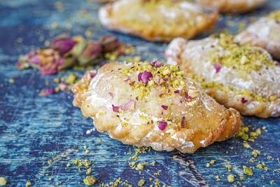 طرز تهیه شیرینی سرغربیلی، یک دسر خوشمزه و سنتی