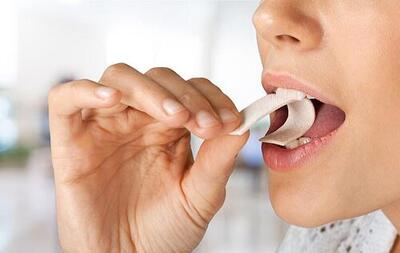 برای فرار از این بیماری خطرناک فورا آدامس جویدن را ترک کنید