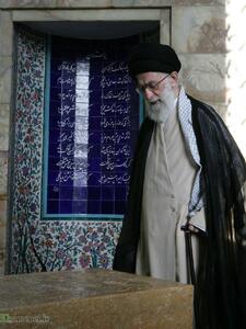 لحظاتی کمتر دیده‌شده از حضور رهبر انقلاب در سعدیه شیراز در اردیبهشت ۱۳۸۷