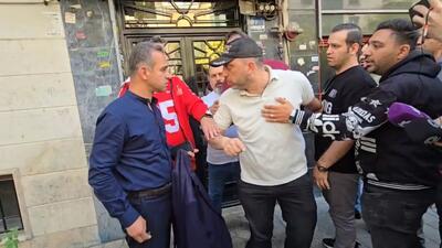 درگیری شدید برخی هواداران پرسپولیس با لشگری مقابل درب باشگاه