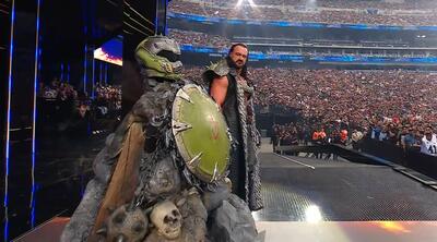 درو مکینتایر با لباس Doom Slayer در رویداد رسلمانیا WWE ظاهر شد - گیمفا