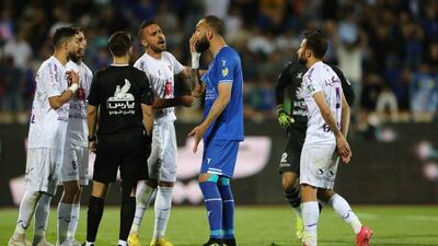 استقلال ۲ -هوادار ۲؛ VAR تمام قد علیه بوژوویچ