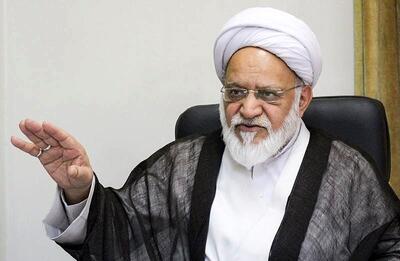 یک عذرخواهی هم بابت غذا خوردن به حضرات انقلابی بدهکار شدیم