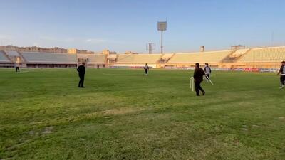 پروژه تعویض چمن ورزشگاه شهید نصیری یزد کلید خورد