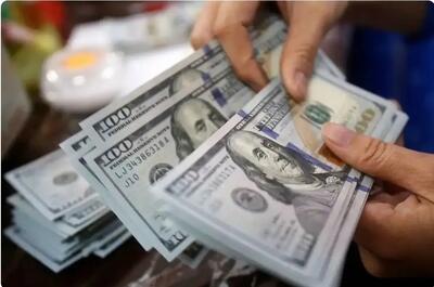 تحلیل قیمت دلار ۱ اردیبهشت ۱۴۰۴ / قیمت دلار در فروردین‌ماه ۲۰ هزار تومان ریزش کرد