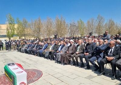 پیکر دکتر اکبر اعتماد در دانشگاه بوعلی‌سینا تشییع شد - تسنیم