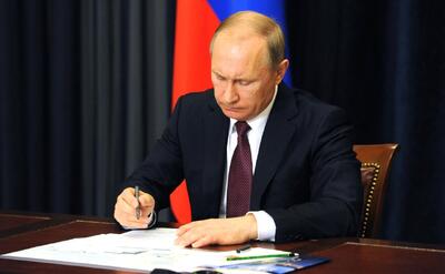 پوتین توافقنامه جامع مشارکت راهبردی با ایران را امضا کرد