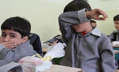 کتک‌کاری شدید یک معلم با دانش‌آموز در کرمانشاه+ فیلم - آینه فردا