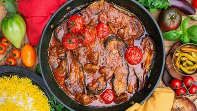 طرز تهیه خورشت بادمجان متفاوت با طعمی بی‌نظیر + فیلم