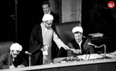عکس کمتر دیده شده از صادق خلخالی ۴۴ سال پیش در کنار رفسنجانی | اقتصاد24