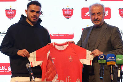 اوستون ارونوف دو فصل دیگر مهمان پرسپولیس خواهد بود