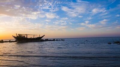 آسمان صاف و گرد و غبار در راه است