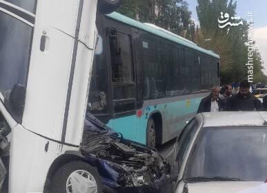 اتوبوس شهری در تبریز حادثه آفرید +عکس