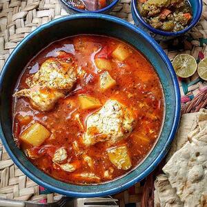 آموزش درست کردن اشکنه گوجه بادمجان یا ونجوم آبِ / طرز تهیه این اشکنه خوشمزه را از دست ندهید+ فیلم