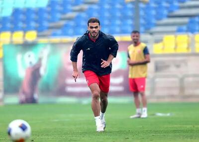 دوری چند هفته ای اورونوف از تمرینات پرسپولیس