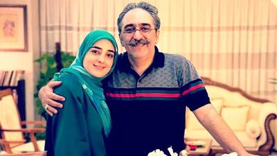 فیلم /  نگاهی به چیدمان سنتی و شاهانه خانه ستاره‌سادات قطبی و شهرام شکیبا «مجریان برنامه هلال»/ از پیانو و کتابخانه پر از کتاب تا فرش لاجوردی و لوستر اعیانی !