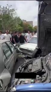 اتوبوس شهری ترمز برید چند ماشین را له کرد!
