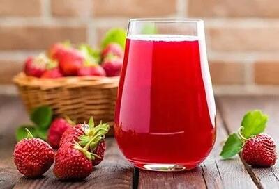 طرز تهیه شربت توت‌ فرنگی با تمامی نکات