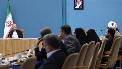 پزشکیان: باید کار را از خانواده و مدرسه آغاز کنیم
