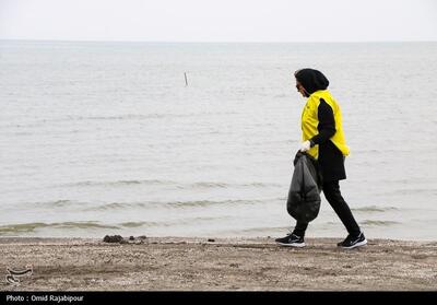 پاکسازی ساحل رودسر گیلان در روز زمین پاک- عکس خبری تسنیم | Tasnim
