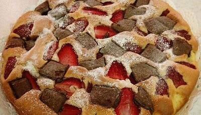 طرز تهیه کیک توت فرنگی و شکلات