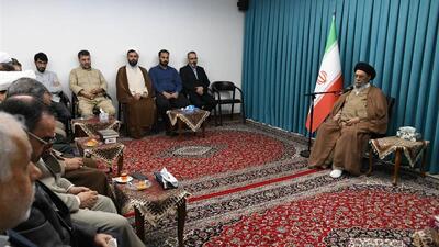 امام جمعه اصفهان: تلفن همراه شرایط ارتکاب گناه را افزایش داده است