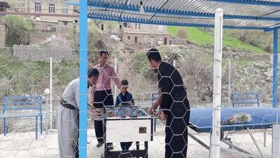توزیع لوازم ورزشی در روستاهای مناطق محروم کردستان