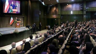 آینده را نگاه و باور انسان‌ها و امید و تلاش نسل جوان می‌سازد