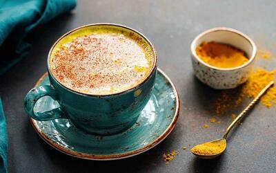 طرز تهیه چای زردچوبه برای لاغری شکم و پهلو