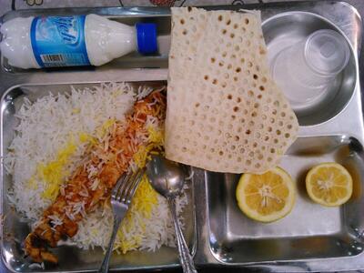 یارانه تغذیه دانشجویی حذف نمی‌شود