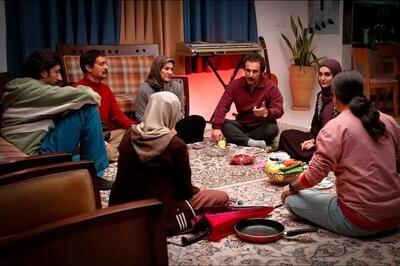 همای سریال «پایتخت» تحصیلکرده است؛ اما مفهوم داس‌وچکش را نمی‌داند؟/ «پایتخت» تبدیل به خاطرات جمعی ما شده است